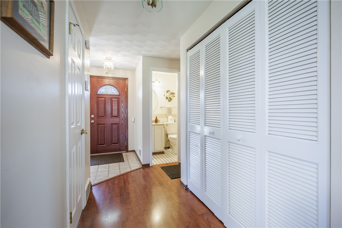 4637 Lake Road Williamson, NY 14589 - Photo 13 of 36