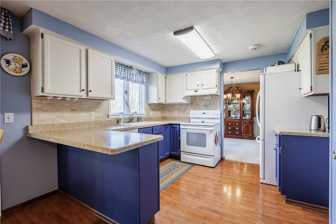 4637 Lake Road Williamson, NY 14589 - Photo 15 of 36