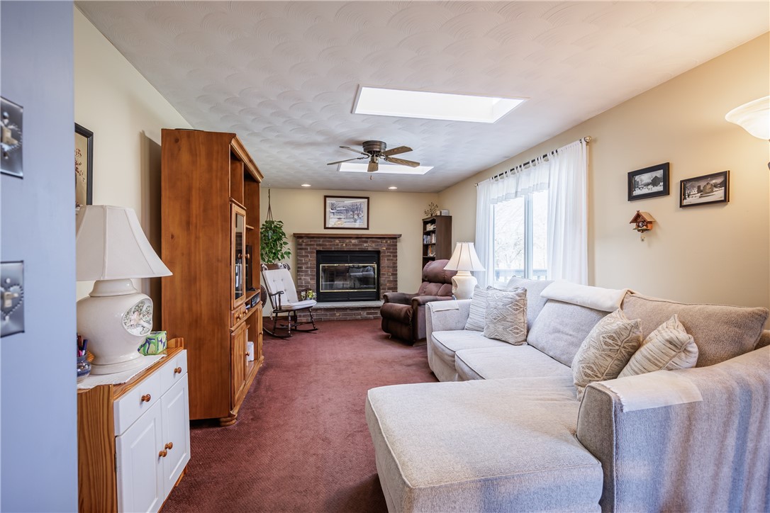 4637 Lake Road Williamson, NY 14589 - Photo 19 of 36