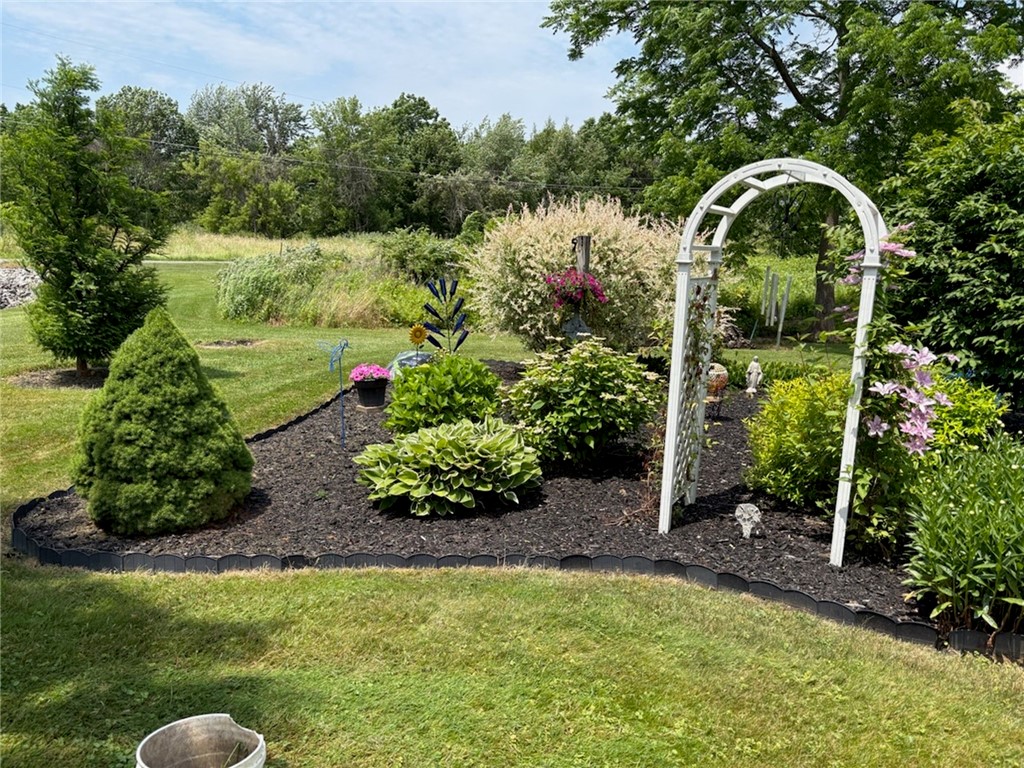 4637 Lake Road Williamson, NY 14589 - Photo 7 of 36