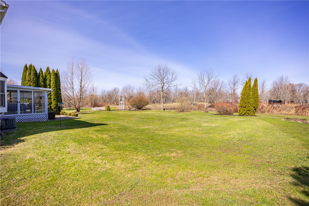 4637 Lake Road Williamson, NY 14589 - Photo 8 of 36