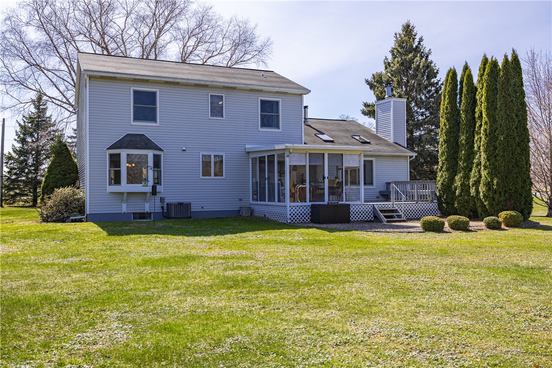 4637 Lake Road Williamson, NY 14589 - Photo 10 of 36