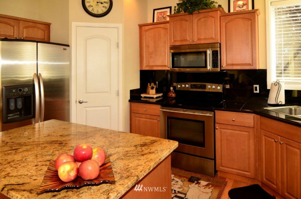 6967 Radius Loop Southeast Lacey, WA 98513 - Photo 5 of 15 Gallery Image 5