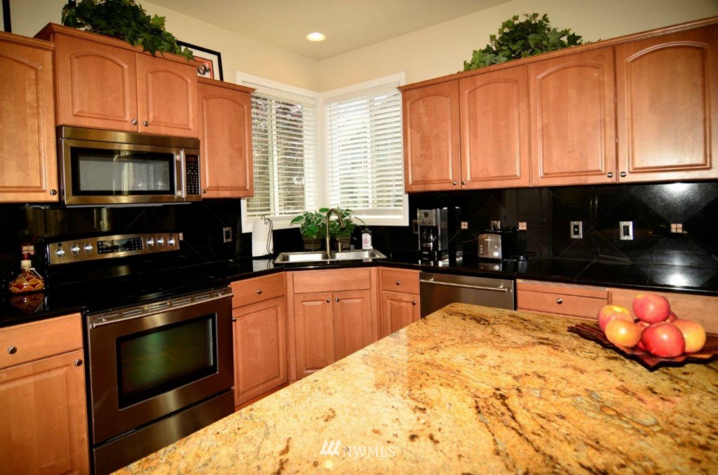6967 Radius Loop Southeast Lacey, WA 98513 - Photo 6 of 15 Gallery Image 6
