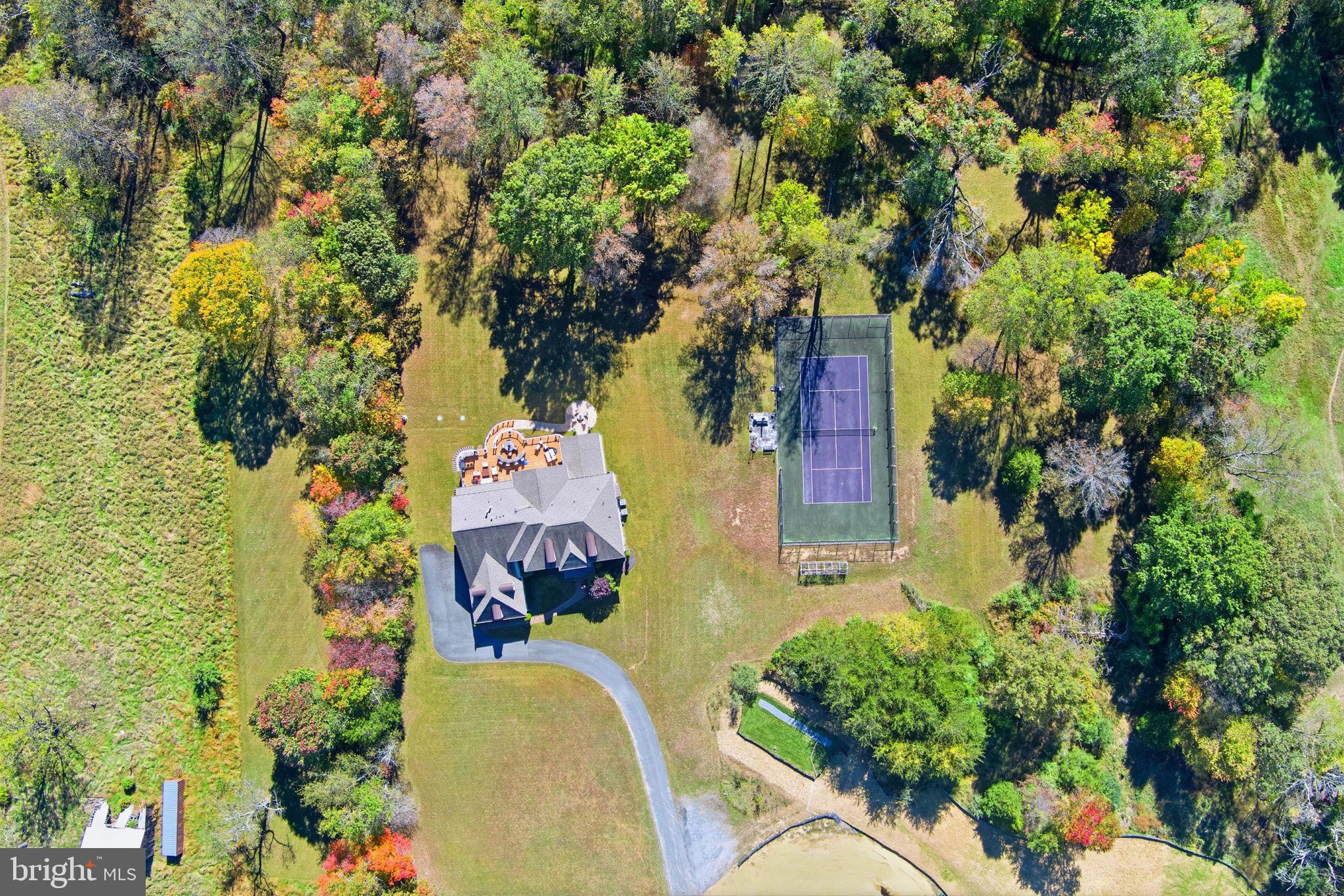 11561 Stuart Mill Road Oakton, VA 22124 - Photo 5 of 75