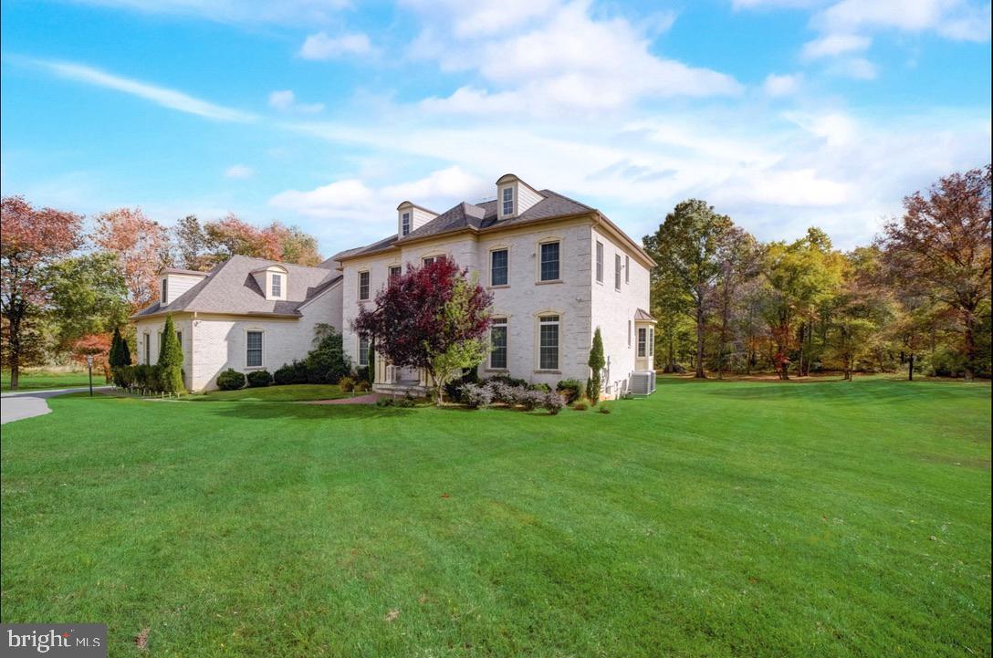 11561 Stuart Mill Road Oakton, VA 22124 - Photo 9 of 75