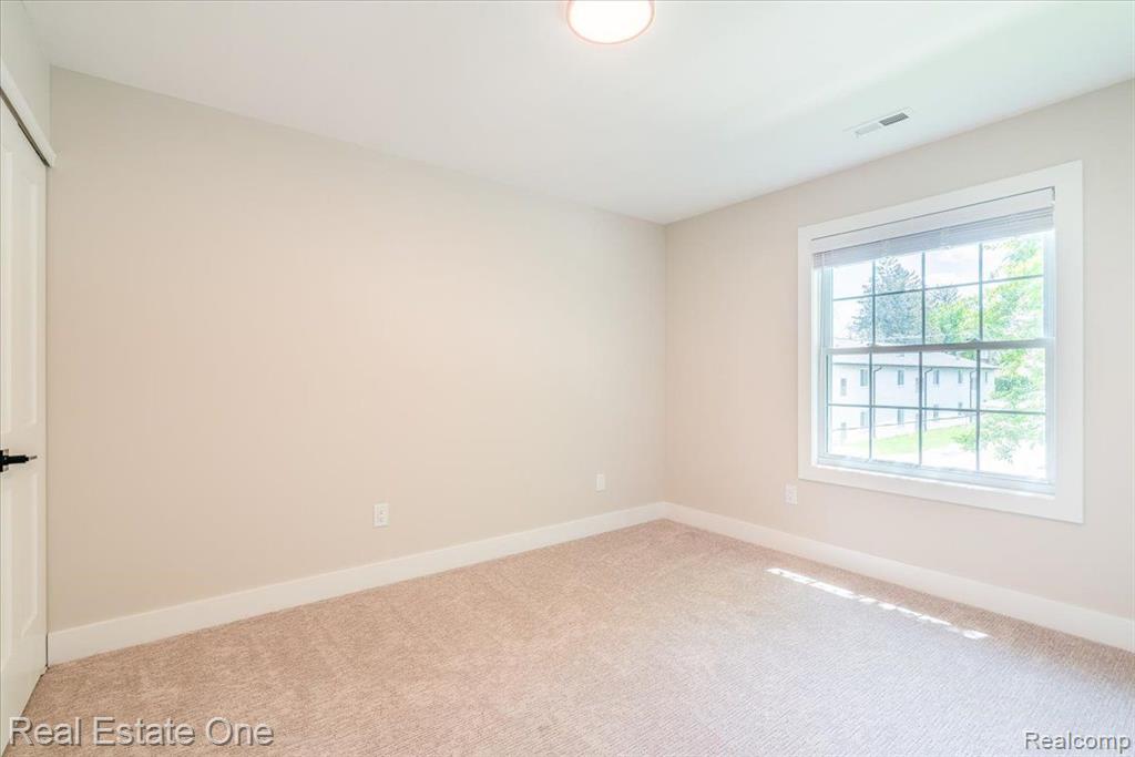 308 Roe Street Plymouth, MI 48170 - Photo 9 of 16