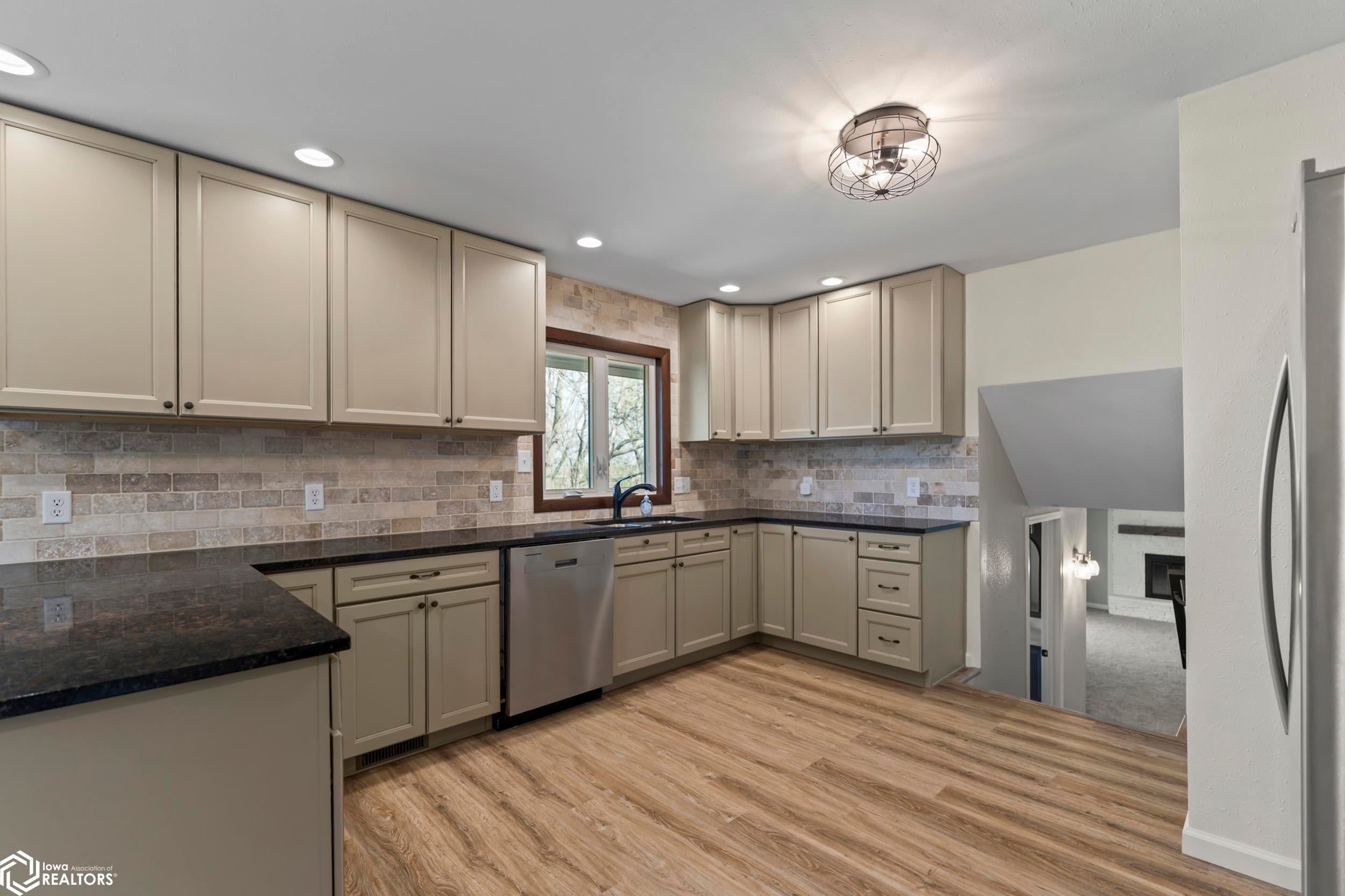 2695 Timberlane Road Webster City, IA 50595 - Photo 12 of 45 Gallery Image 12