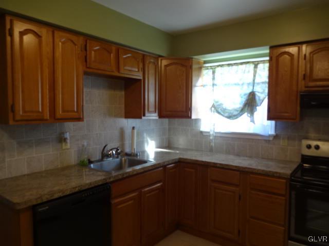 2322 Grove Road Allentown, PA 18109 - Photo 2 of 18 Gallery Image 2