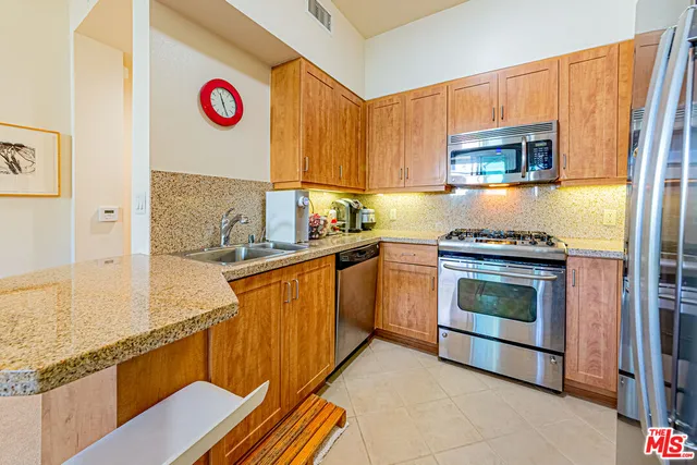$435,000 | 267 San Pedro Street, Unit 608, Los Angeles, CA 90012