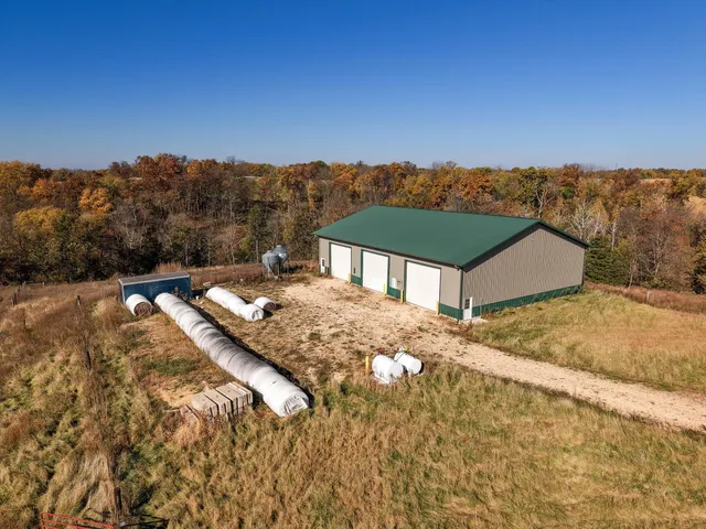 $800,000 | 10609 Cadwell Road, Cassville, WI 53806