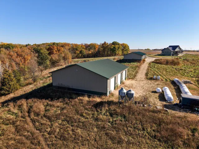 $800,000 | 10609 Cadwell Road, Cassville, WI 53806