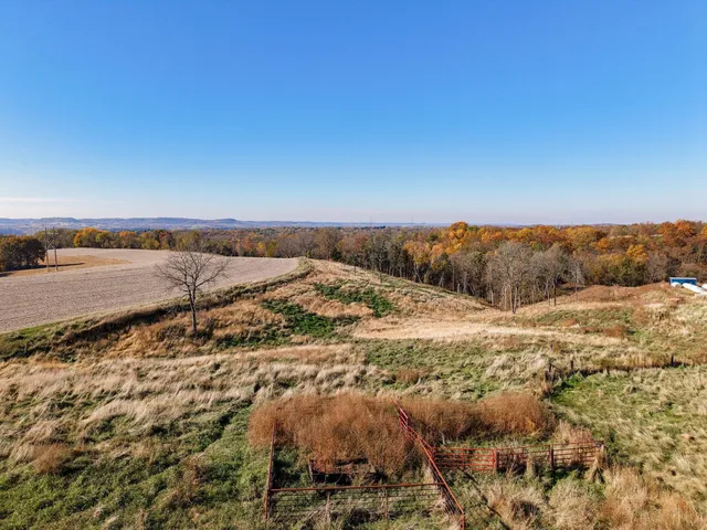 $800,000 | 10609 Cadwell Road, Cassville, WI 53806