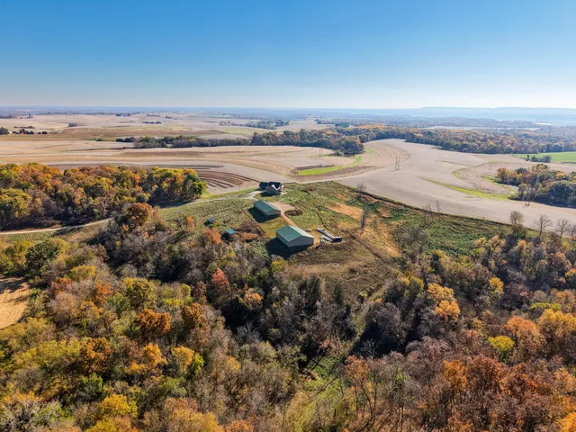 $800,000 | 10609 Cadwell Road, Cassville, WI 53806