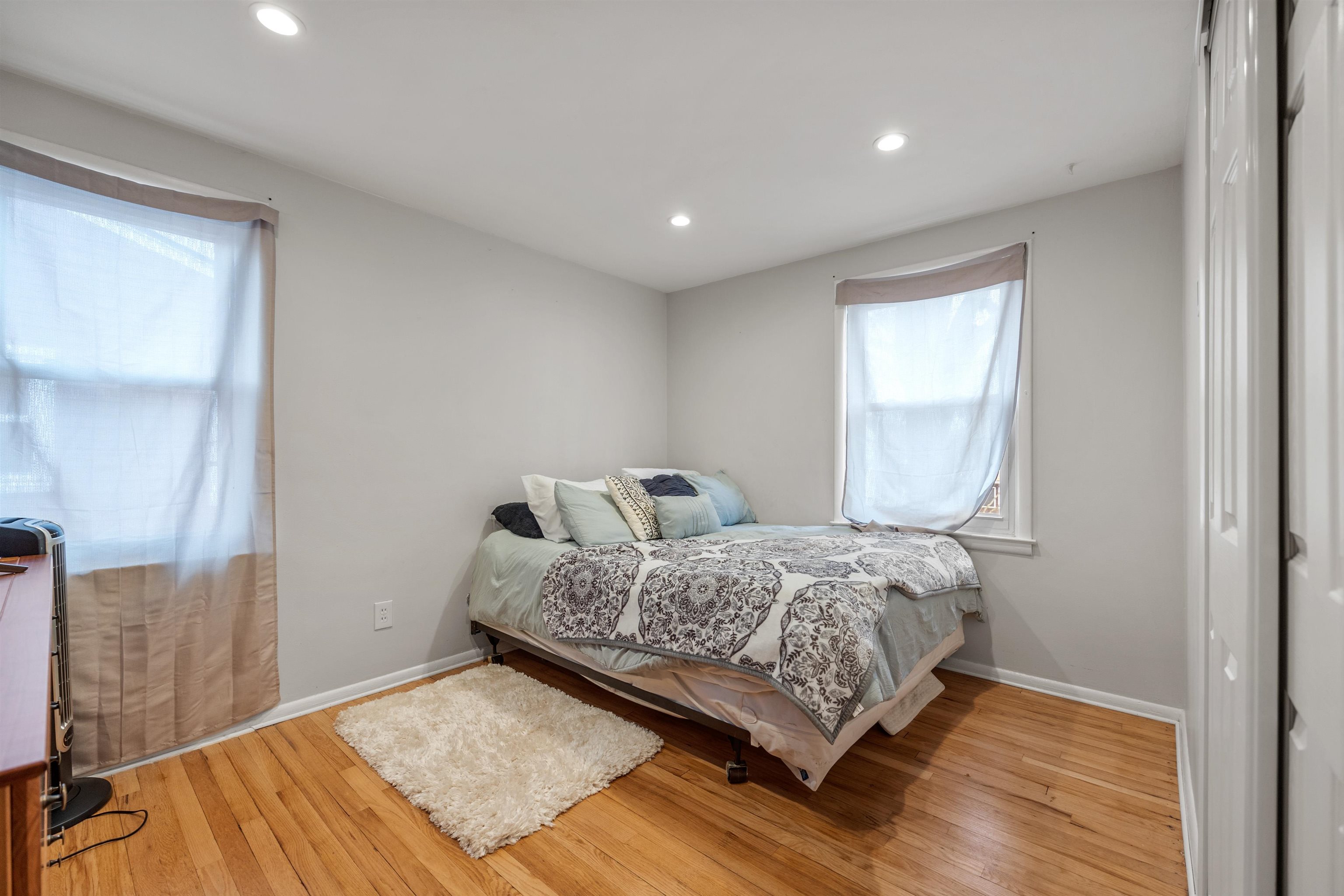 2209 Hampton Road Grosse Pointe Woods, MI 48236 - Photo 20 of 29