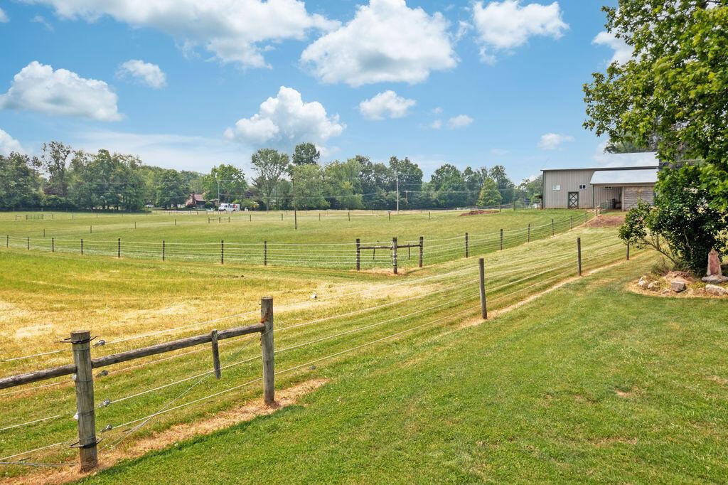 1707 Lexington Ontario Road Mansfield, OH 44904 - Photo 12 of 81 1707LexingtonOntarioRoadExt_Hommati102(1