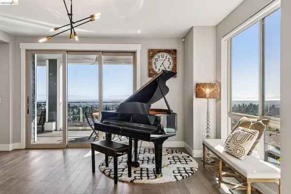 $1,098,000 | 6739 Skyview Drive, Oakland, CA 94605