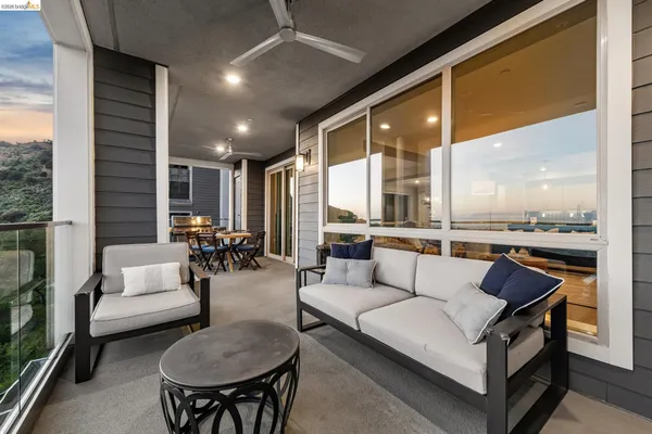 $1,098,000 | 6739 Skyview Drive, Oakland, CA 94605