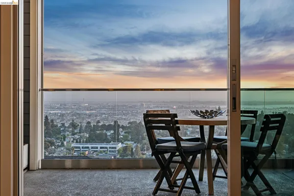 $1,098,000 | 6739 Skyview Drive, Oakland, CA 94605