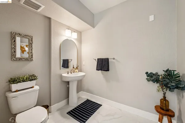 $1,098,000 | 6739 Skyview Drive, Oakland, CA 94605