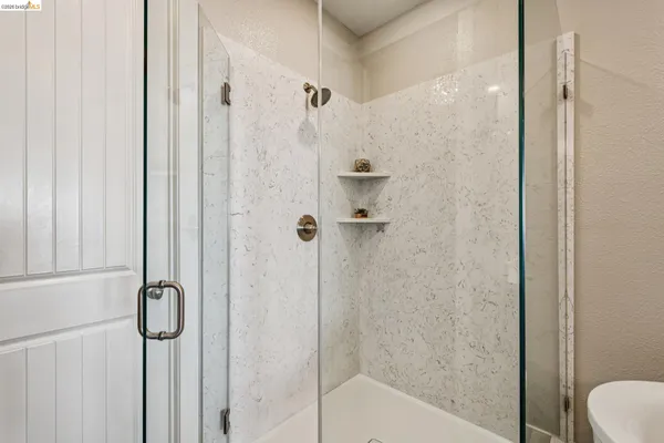 $1,098,000 | 6739 Skyview Drive, Oakland, CA 94605