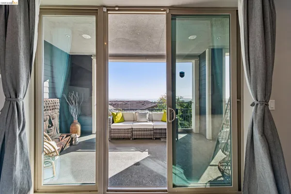 $1,098,000 | 6739 Skyview Drive, Oakland, CA 94605