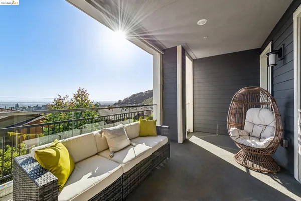 $1,098,000 | 6739 Skyview Drive, Oakland, CA 94605