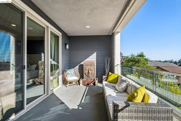 $1,098,000 | 6739 Skyview Drive, Oakland, CA 94605