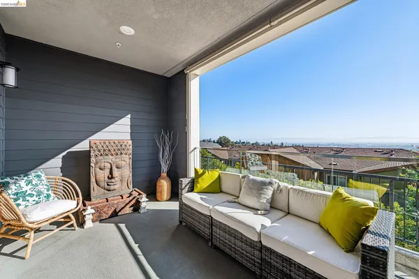 $1,098,000 | 6739 Skyview Drive, Oakland, CA 94605
