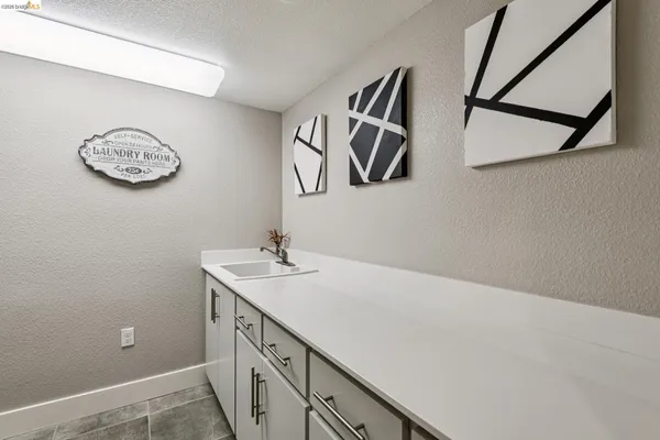 $1,098,000 | 6739 Skyview Drive, Oakland, CA 94605