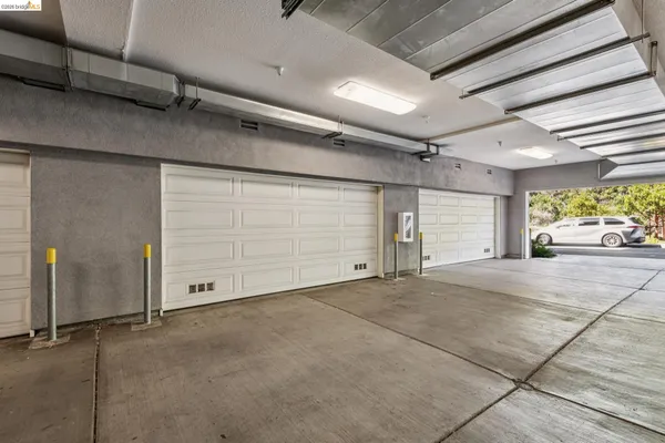 $1,098,000 | 6739 Skyview Drive, Oakland, CA 94605