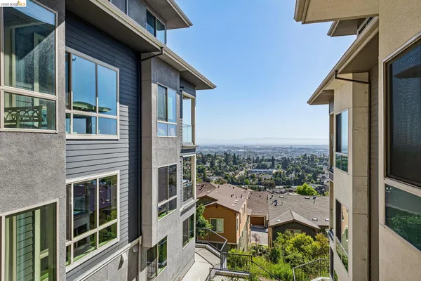 $1,098,000 | 6739 Skyview Drive, Oakland, CA 94605