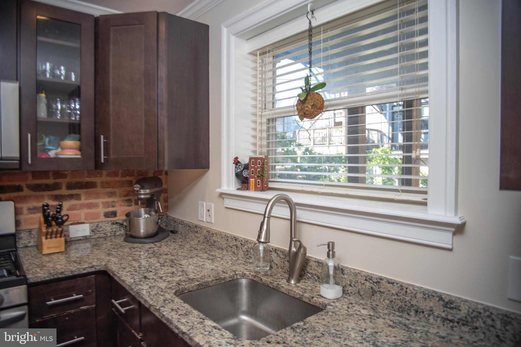 102 Rochester Place Baltimore, MD 21224 - Photo 17 of 50