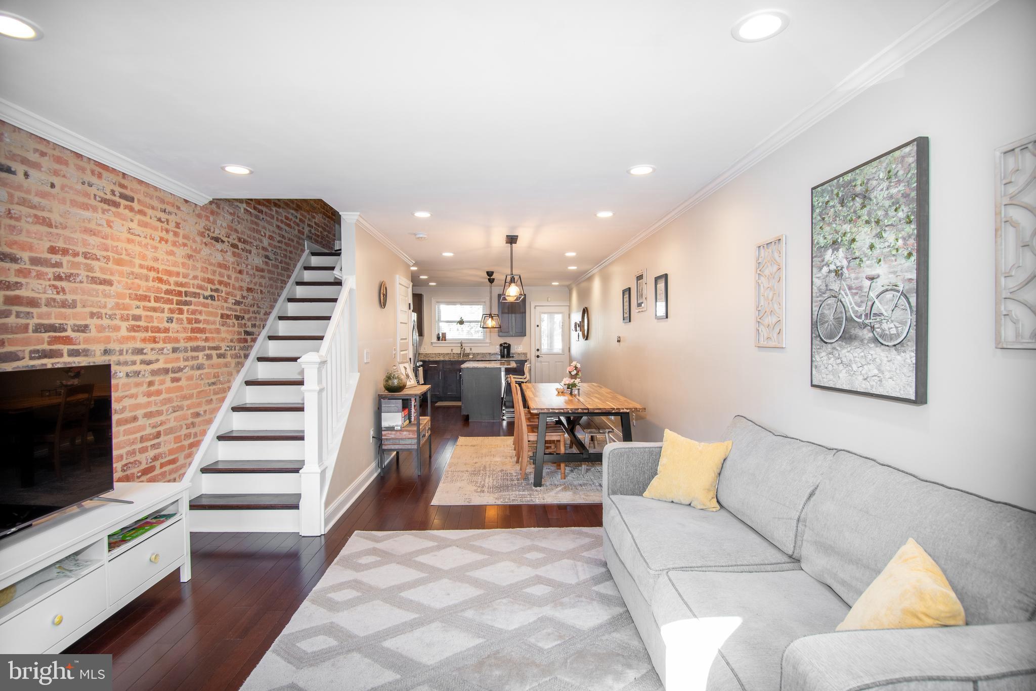 102 Rochester Place Baltimore, MD 21224 - Photo 4 of 50