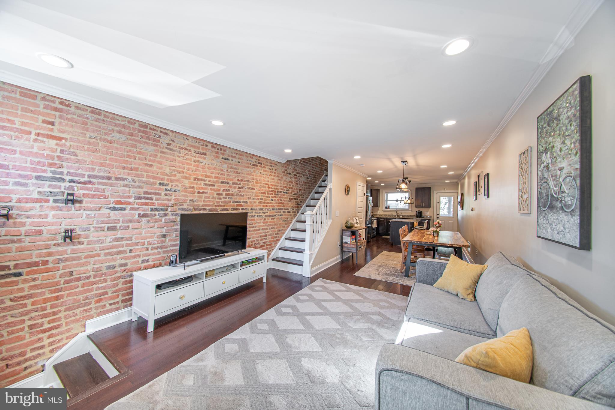 102 Rochester Place Baltimore, MD 21224 - Photo 5 of 50