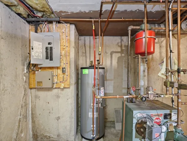 $475,000 | 7 Atlas Street, Worcester, MA 01604