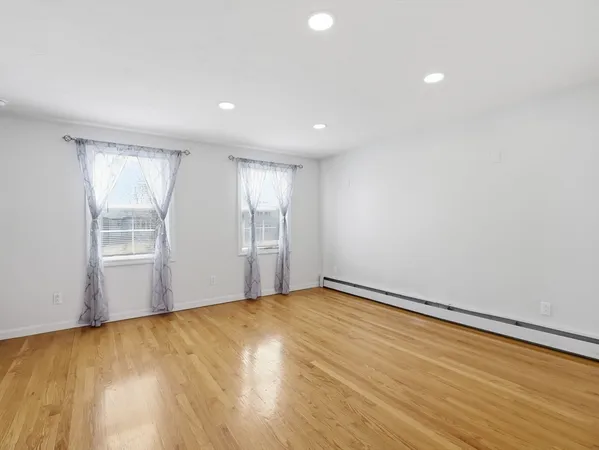 $475,000 | 7 Atlas Street, Worcester, MA 01604