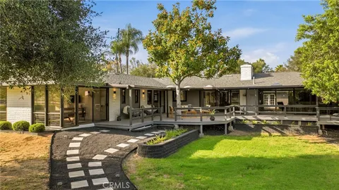 $1,585,000 | 224 Tumble Creek Lane, Fallbrook, CA 92028
