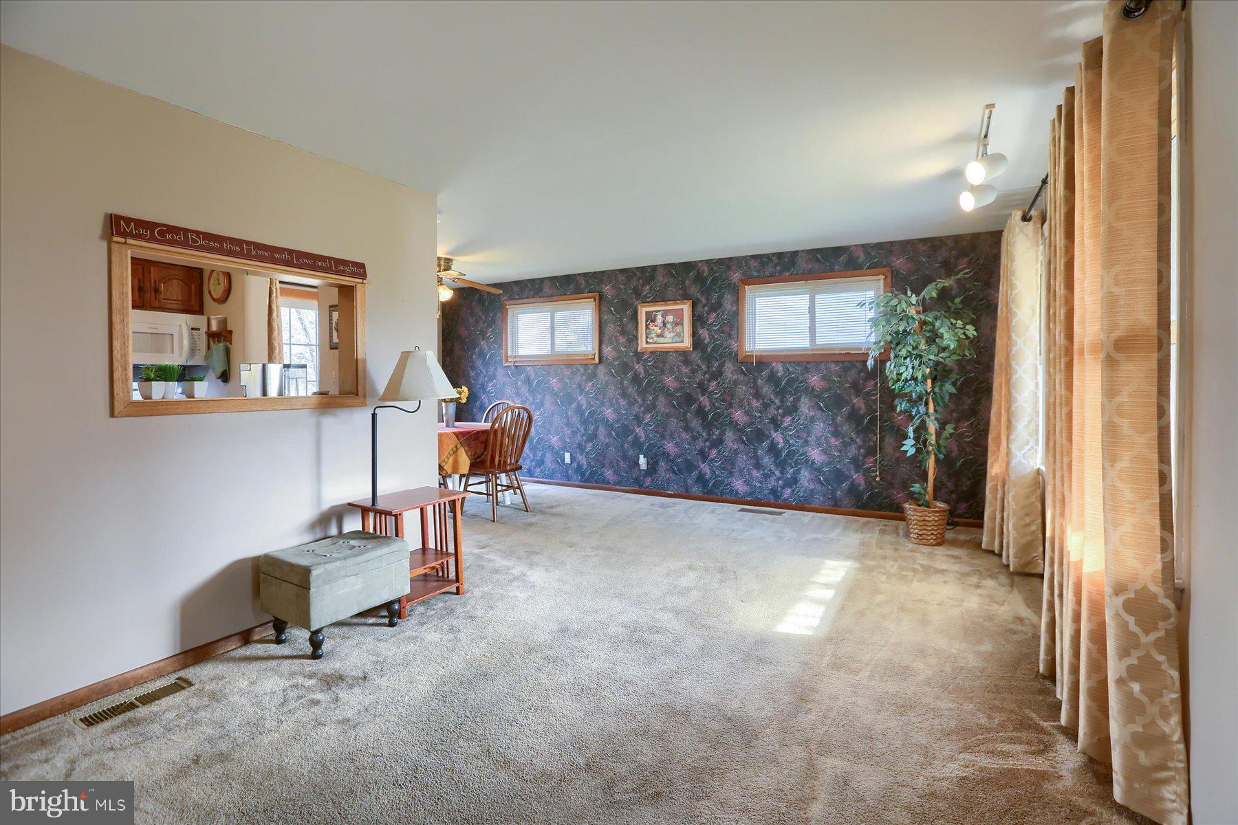 30 Sharon Road Enola, PA 17025 - Photo 3 of 27 Gallery Image 3