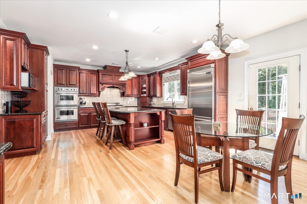 8 Rock Ridge Court New Fairfield, CT 06812 - Photo 8 of 39