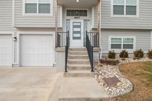 $465,000 | 1907 Owen Drive, Pleasant Hill, MO 64080