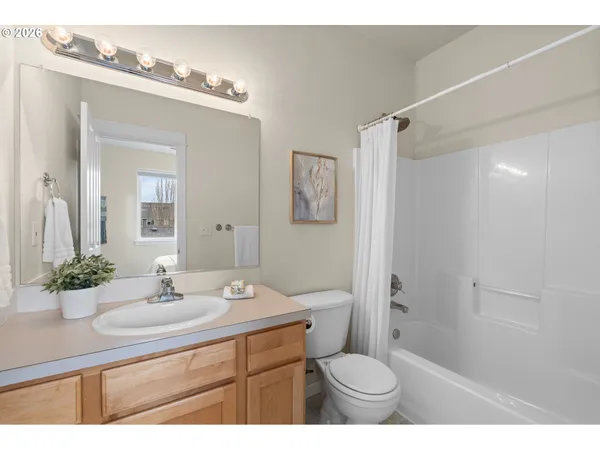 $379,900 | 1405 Northeast Village Street, Fairview, OR 97024