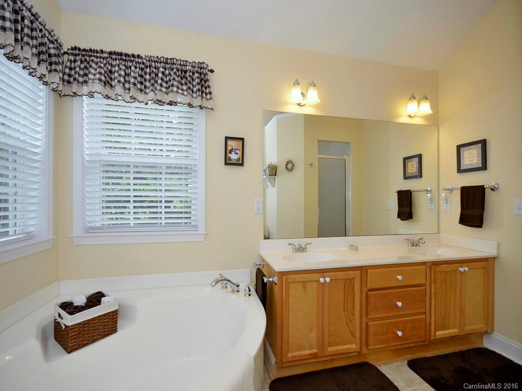 50 Grove End Road, Unit 3 Fletcher, NC 28732 - Photo 10 of 19
