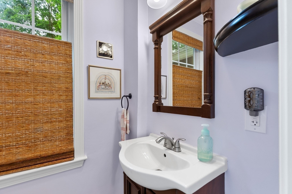 304 Lowell Street Reading, MA 01867 - Photo 18 of 32
