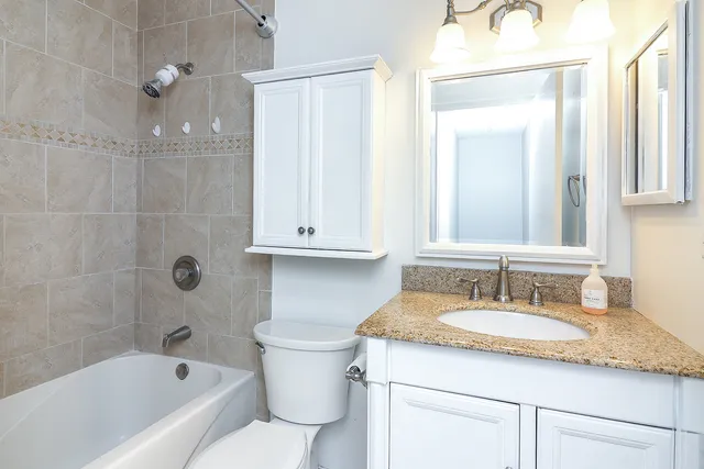 $217,900 | 419 Sidney Avenue, Unit C, Glendale Heights, IL 60139