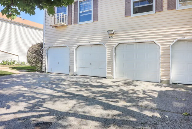 $217,900 | 419 Sidney Avenue, Unit C, Glendale Heights, IL 60139