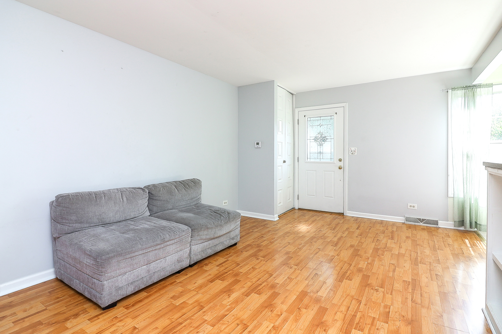 419 Sidney Avenue, Unit C Glendale Heights, IL 60139 - Photo 3 of 14