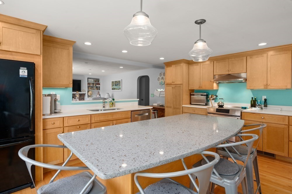 88 Temple Road Waltham, MA 02452 - Photo 11 of 41