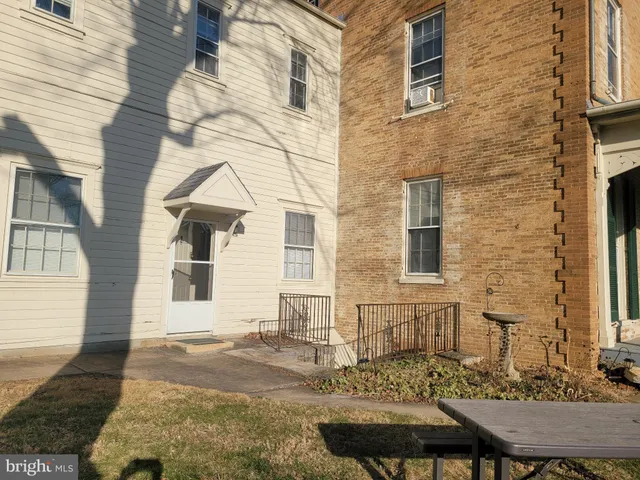 $1,400 | 447 North Loudoun Street, Winchester, VA 22601