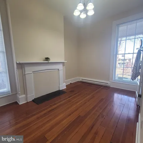 $1,400 | 447 North Loudoun Street, Winchester, VA 22601